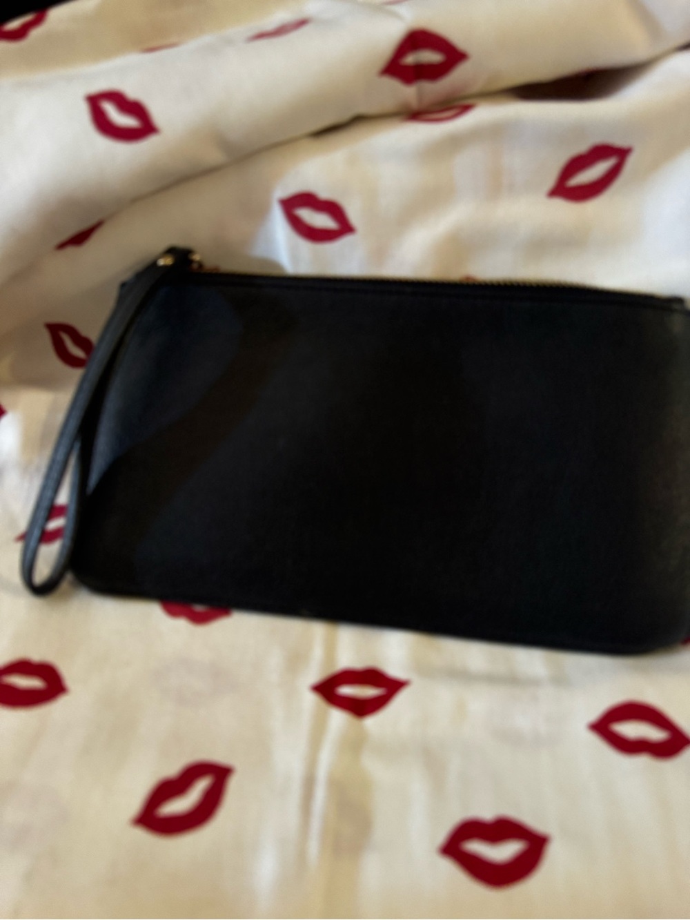 NWOT Michael Kors large black wristlet pebble Leather with Gold Logo. Classic . - Picture 7 of 10